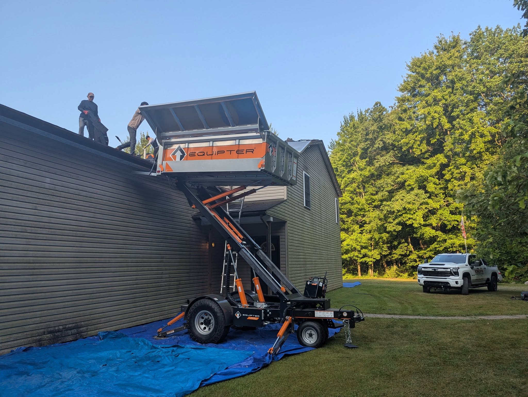 Kingpin Construction crew at work on a Northeast Ohio roof