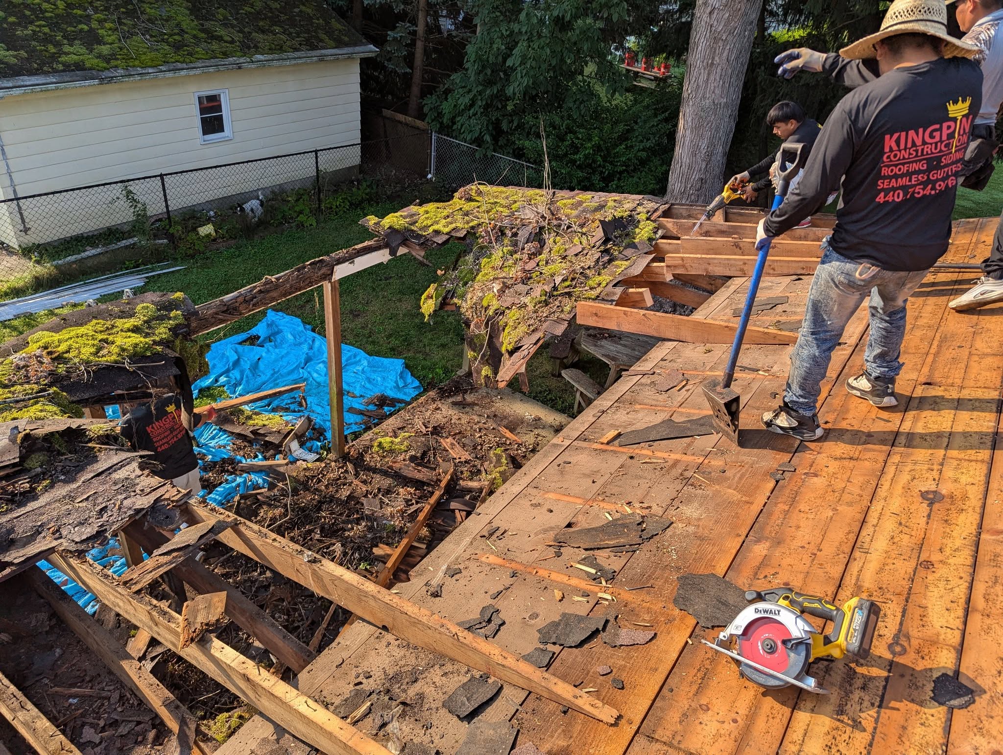 Kingpin Construction crew at work on a Northeast Ohio roof