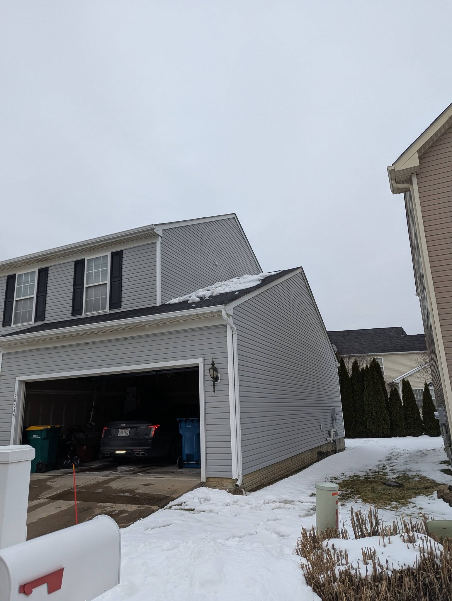 Kingpin Construction crew at work on a Northeast Ohio roof