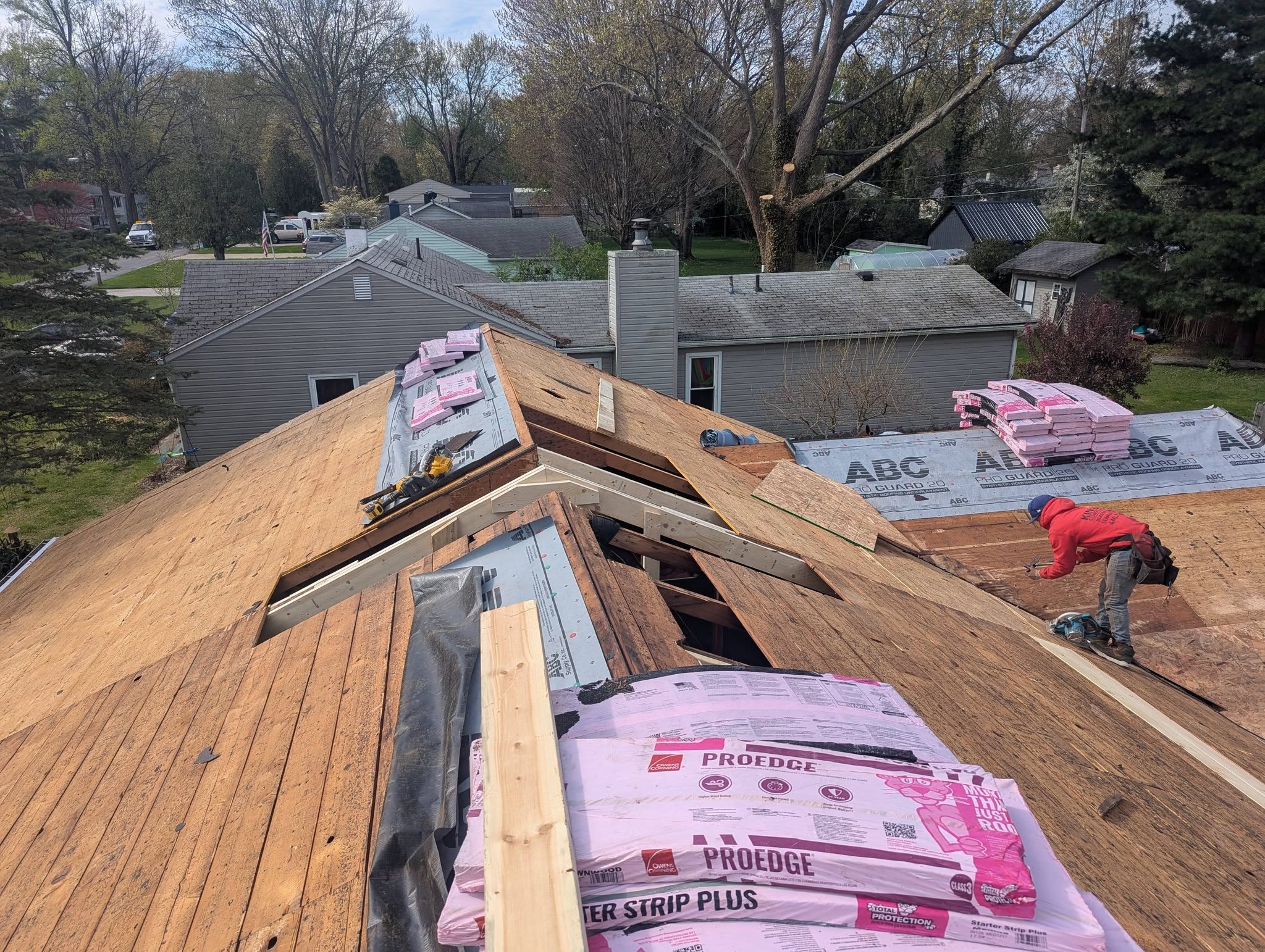 Kingpin Construction crew at work on a Northeast Ohio roof