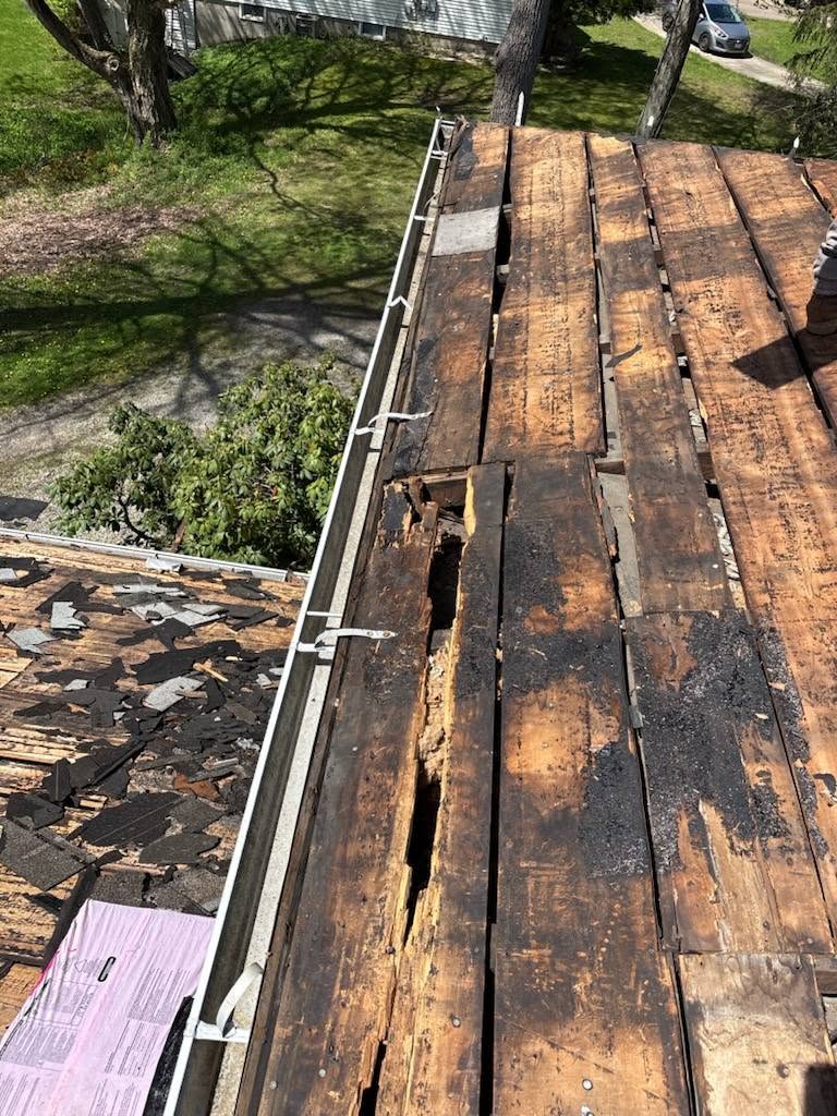Seamless gutter installation on a Lake County, Ohio home