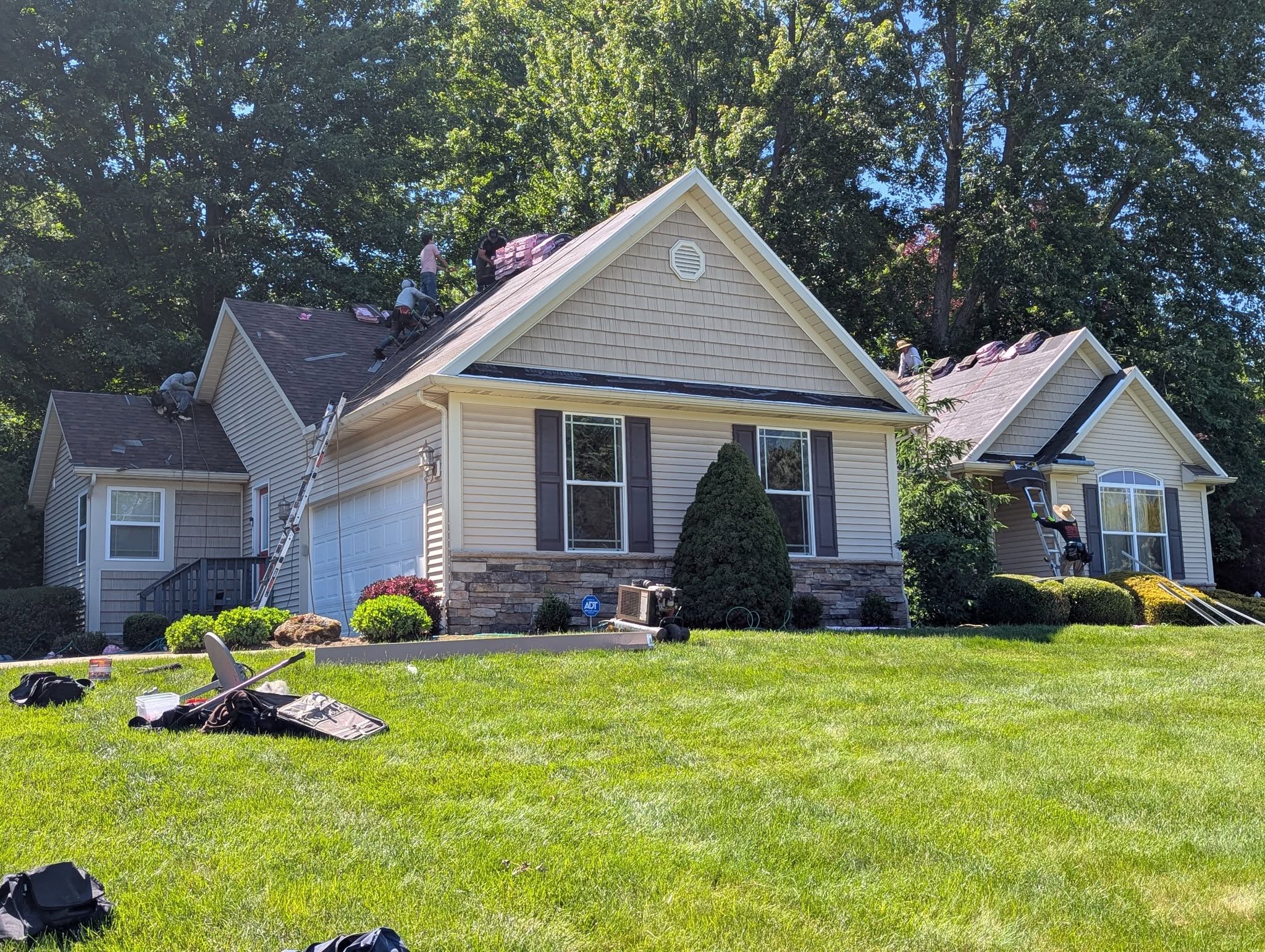 Seamless gutter installation on a Lake County, Ohio home